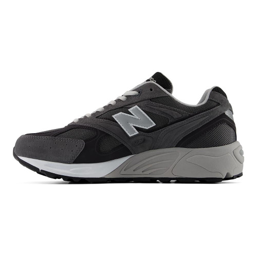 New Balance  880R